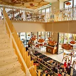 Zora Sunrise Apartman *